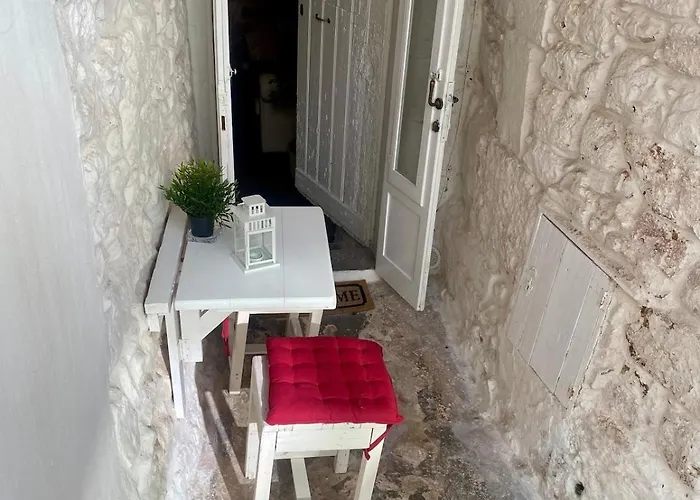 Дом отдыха Lumore, Peaceful Retreat In Historic Остуни