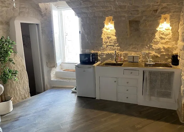 Lumore, Peaceful Retreat In Historic Остуни